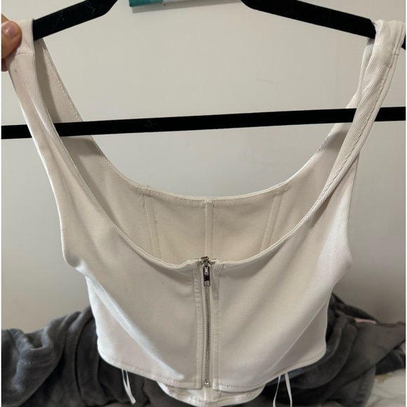Crop top with boning - Picture 2 of 4